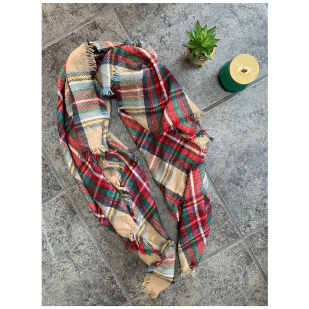 Blanket Scarf in Classic Plaid